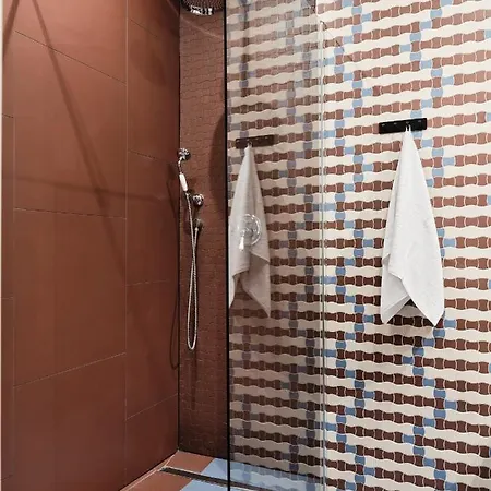 Hoppen House W Centrum Miasta Apartament *
